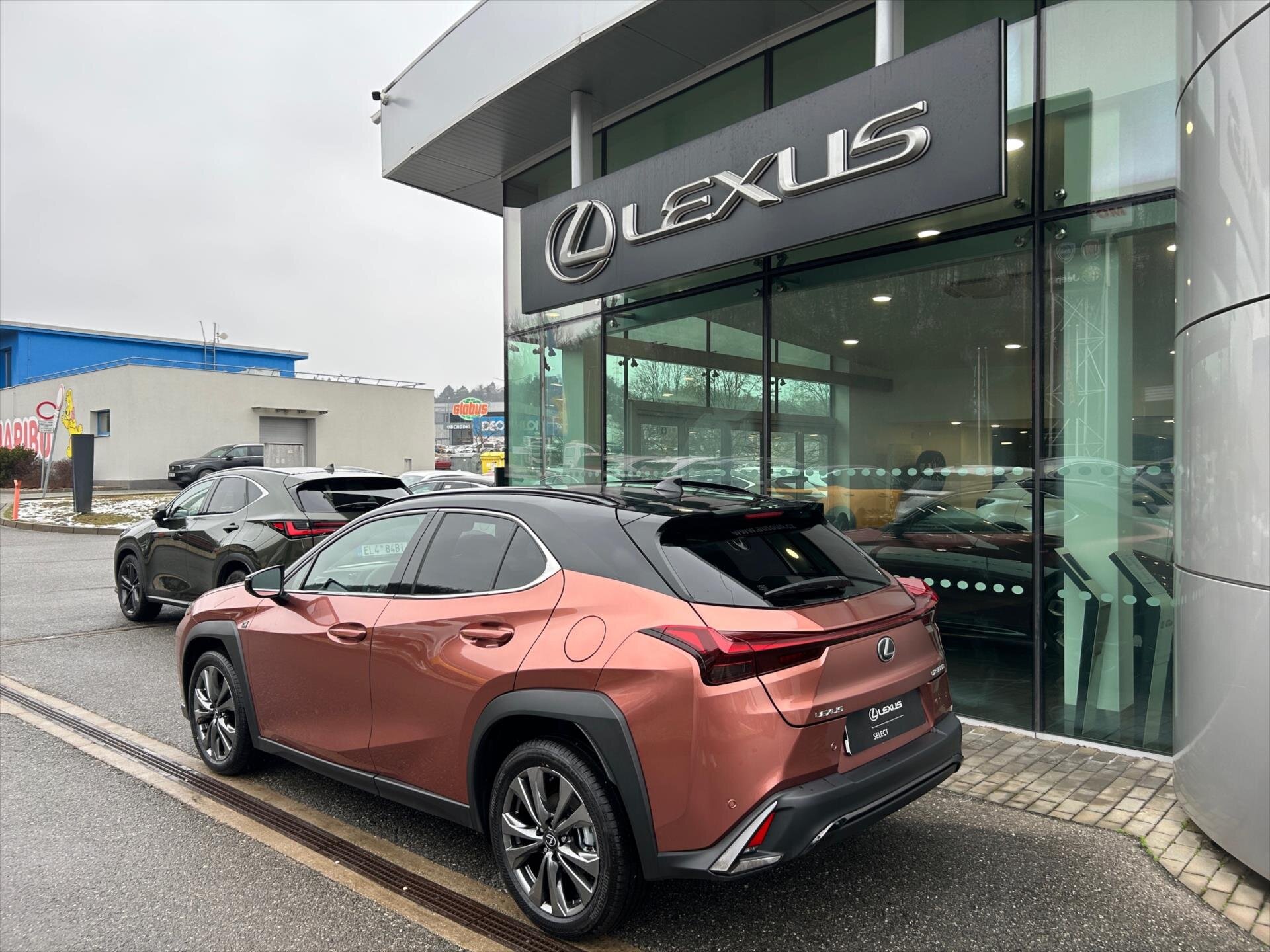 Lexus UX 300h SUV / Terénní 2,0 l 135 kw
