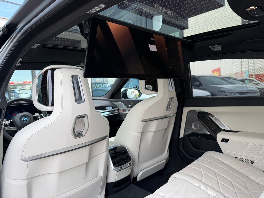 BMW Řada 7 Sedan / Limuzína 3,0 l 360 kw