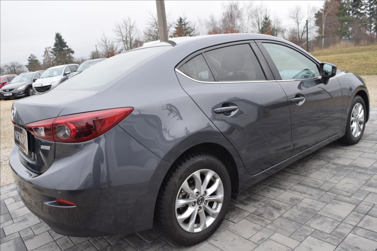 Mazda 3 Sedan / Limuzína 1,5 l 74 kw