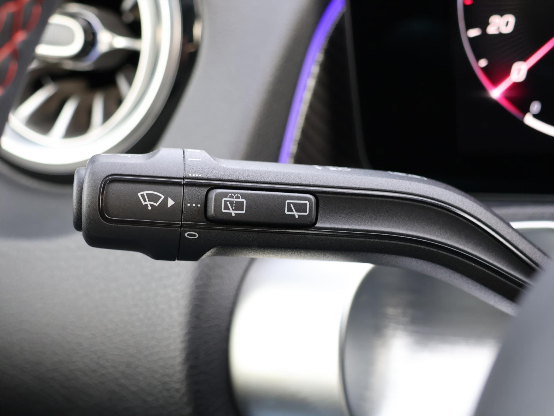 Mercedes-Benz GLB SUV 2,0 l 324 kw