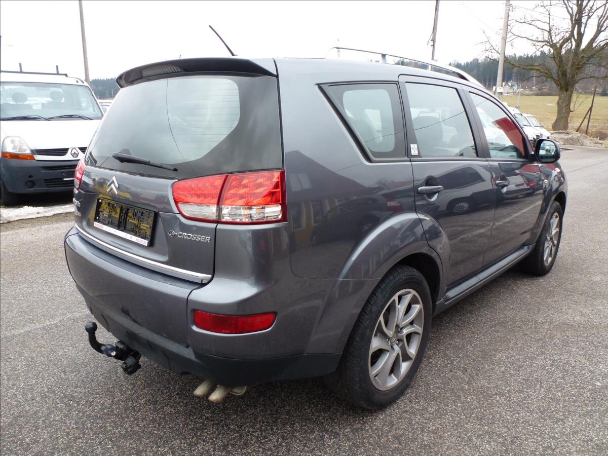 Citroën C-Crosser SUV / Terénní 2,2 l 115 kw