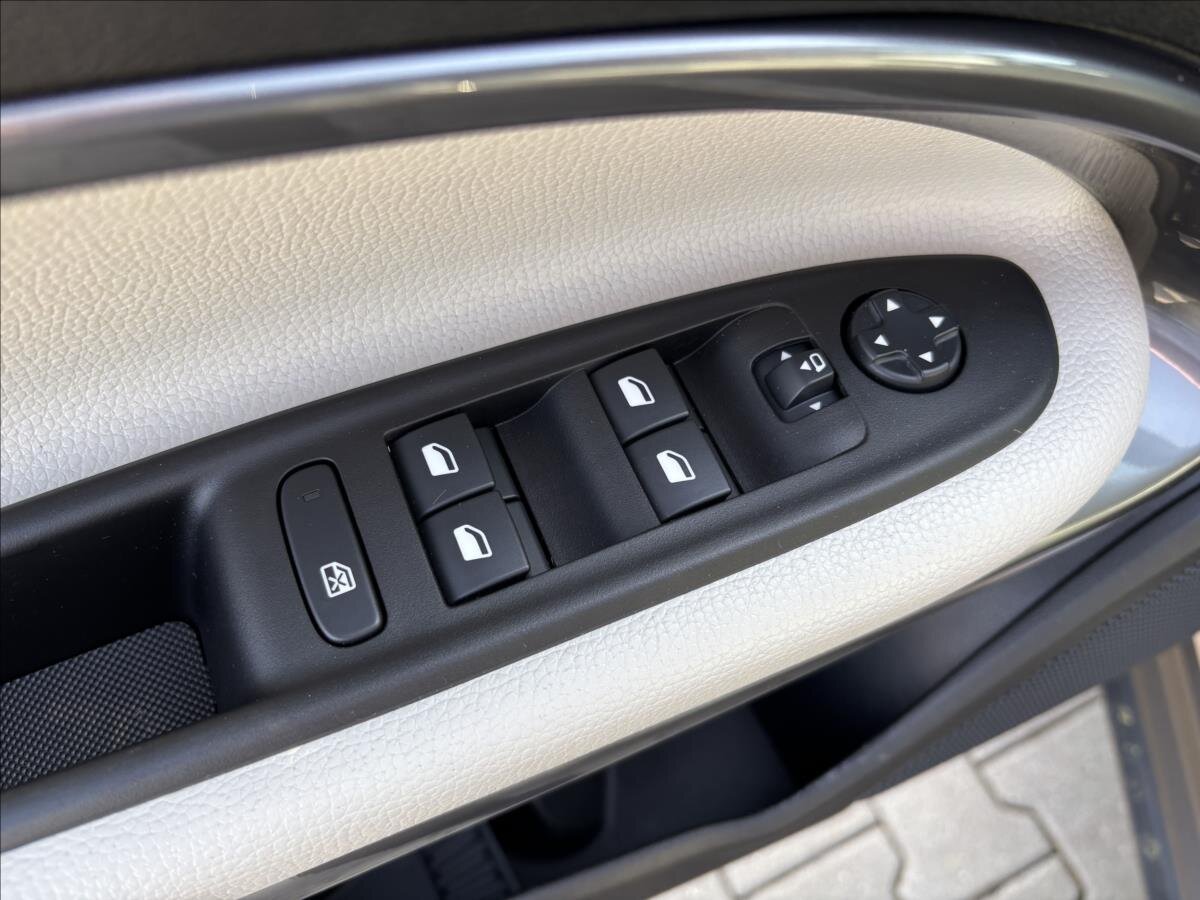 Fiat 600 SUV / Terénní 1,2 l 100 kw