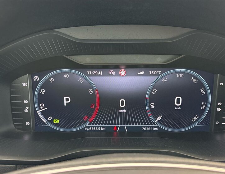 Škoda Karoq SUV / Terénní 1,5 l 110 kw