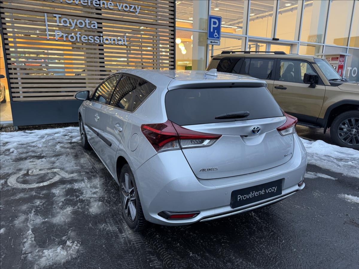 Toyota Auris Hatchback 1,8 l 73 kw