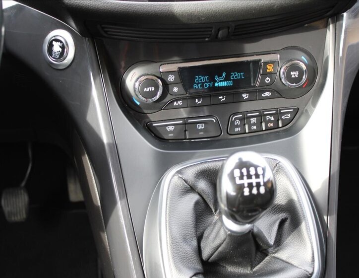 Ford Kuga SUV 1,5 l 110 kw