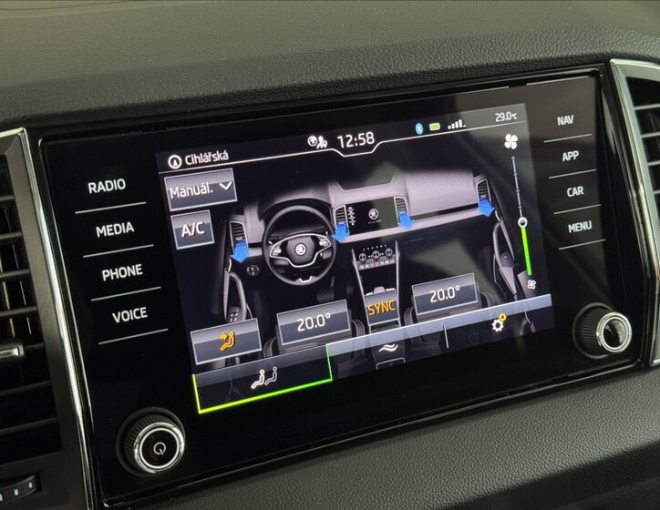 Škoda Karoq SUV 1,5 l 110 kw