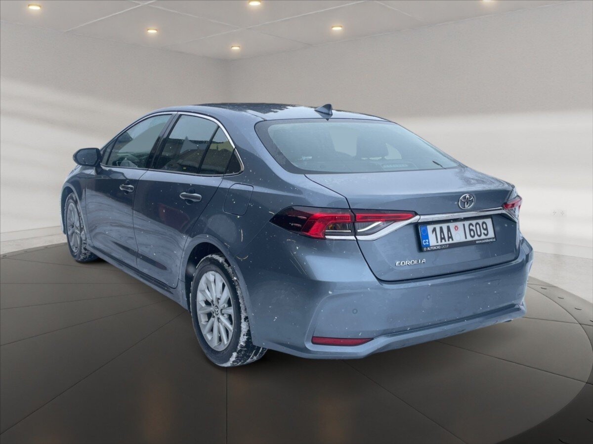 Toyota Corolla Sedan / Limuzína 1,5 l 92 kw