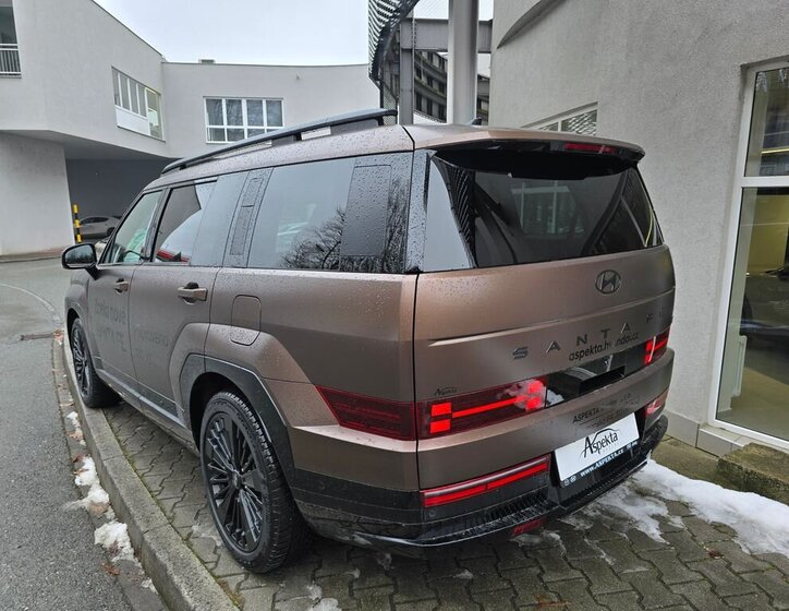 Hyundai Santa Fe SUV / Terénní 1,6 l 158 kw