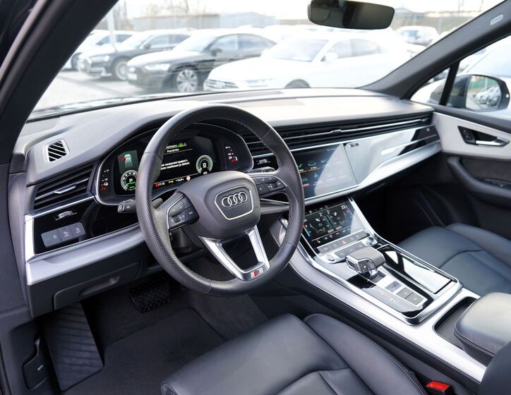 Audi Q7 25