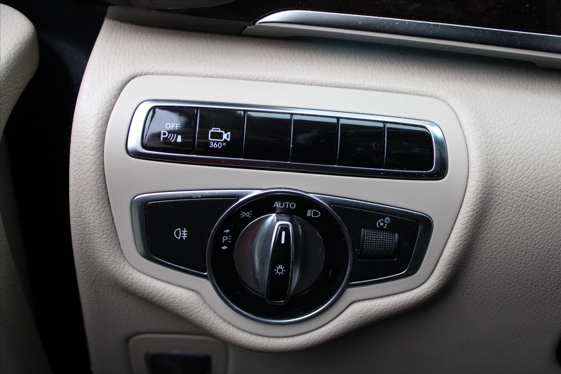 Mercedes-Benz Třídy V MPV 2,1 l 140 kw