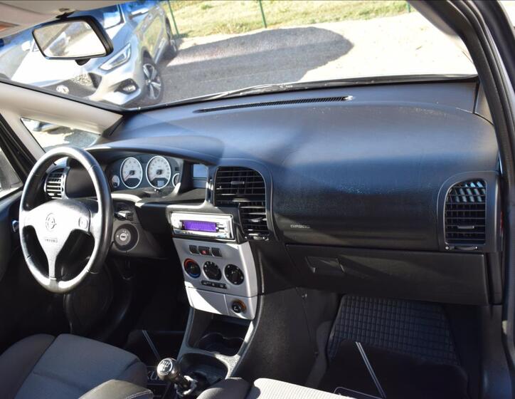Opel Zafira 22