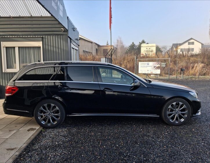 Mercedes-Benz Třídy E 8