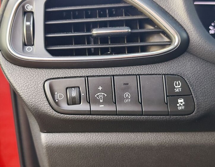 Hyundai i30 Kombi 998,0 88 kw