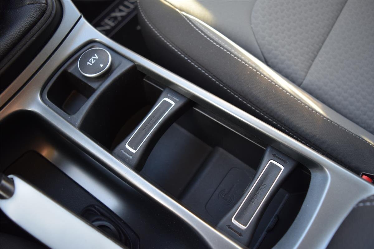 Ford Kuga SUV 1,5 l 88 kw