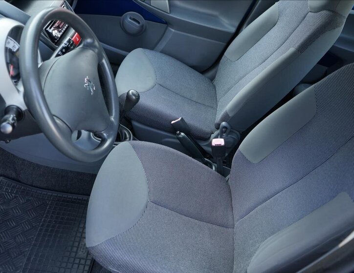 Peugeot 107 Hatchback 998,0 50 kw