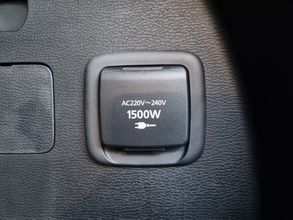 Mitsubishi Outlander SUV 2,4 l 225 kw