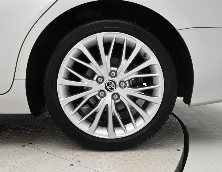 Toyota Camry Sedan / Limuzína 2,5 l 160 kw