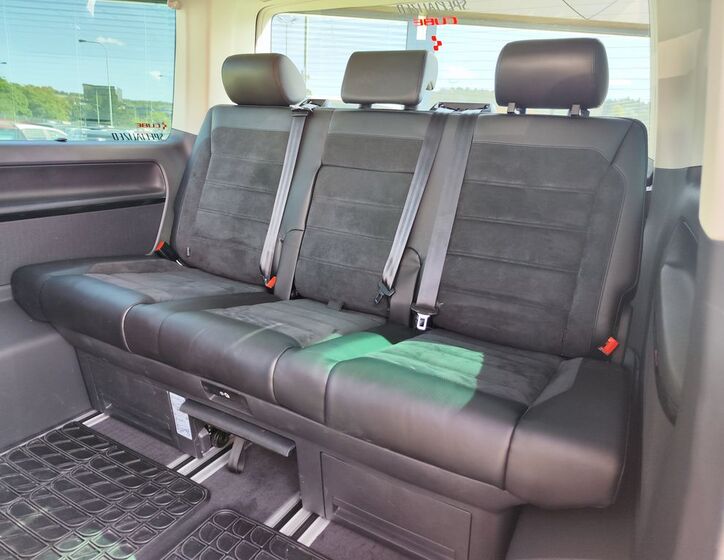 Volkswagen Multivan 13