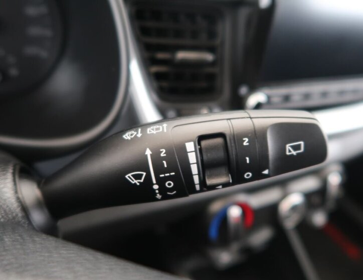 KIA Stonic Kombi 1,2 l 61 kw