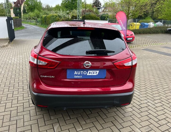 Nissan Qashqai SUV / Terénní 1,6 l 120 kw