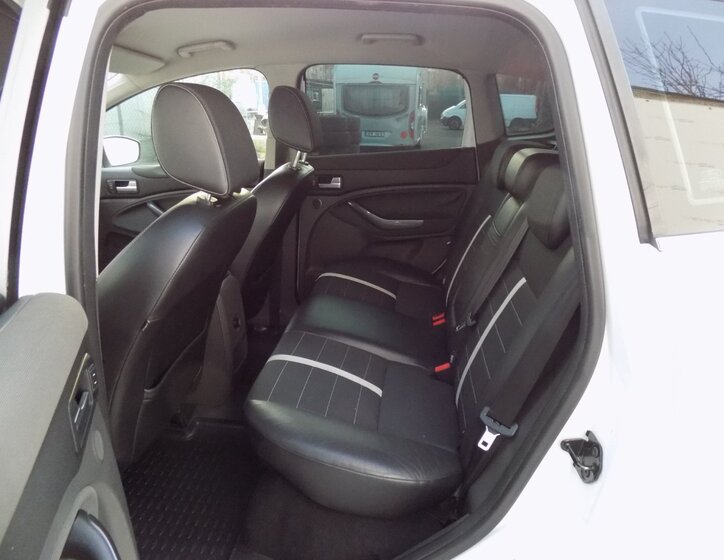 Ford Kuga SUV / Terénní 2,0 l 120 kw