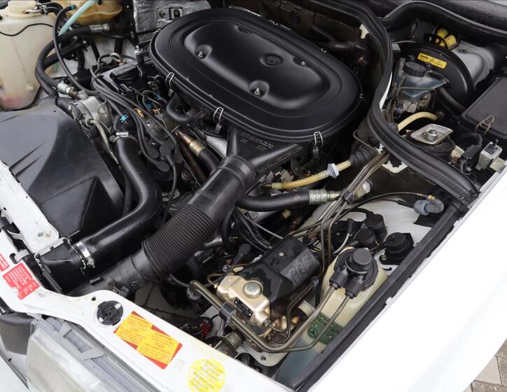 Mercedes-Benz 200 16