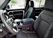Land Rover Defender 7