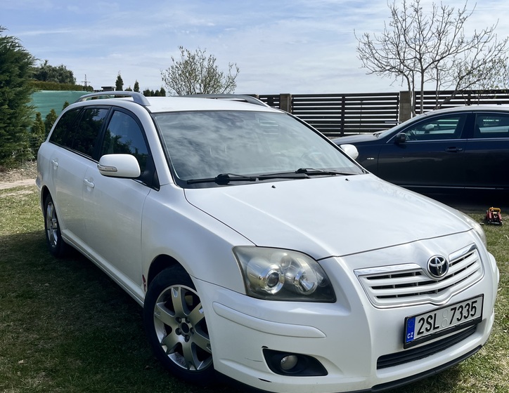 Toyota Avensis 2