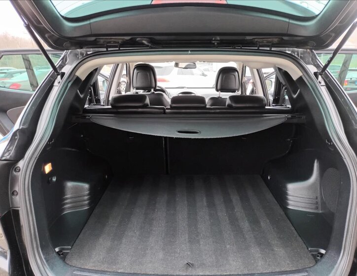 Hyundai ix35 SUV / Terénní 2,0 l 100 kw
