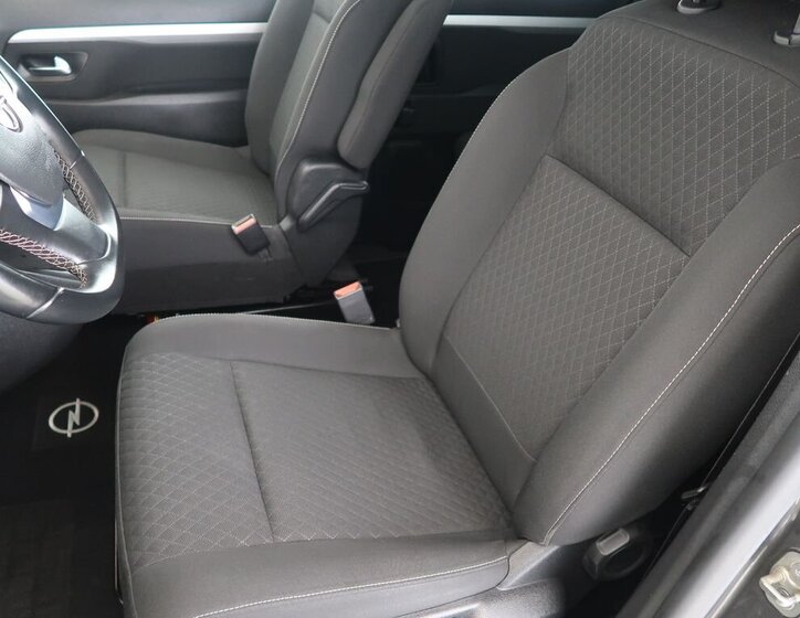 Opel Zafira MPV 1,5 l 88 kw