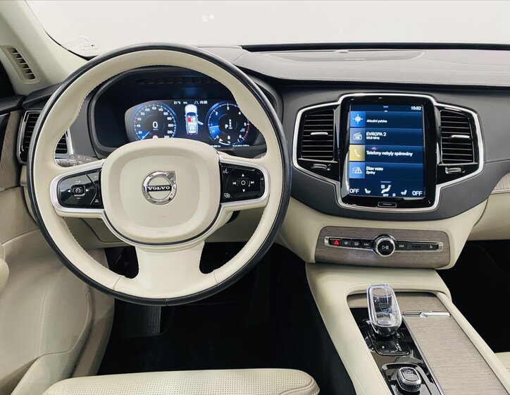 Volvo XC90 SUV / Terénní 2,0 l 173 kw
