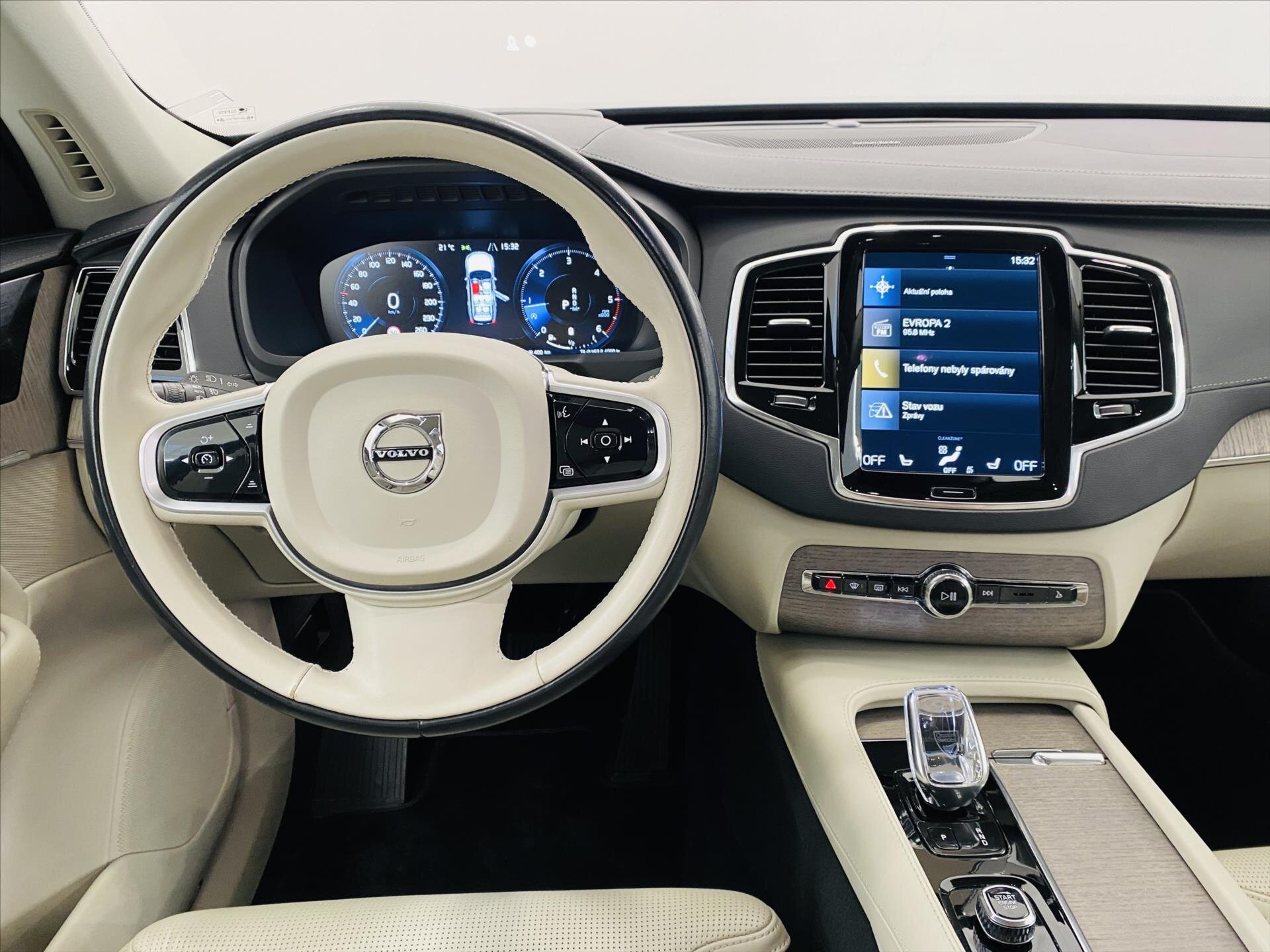 Volvo XC90 SUV / Terénní 2,0 l 173 kw