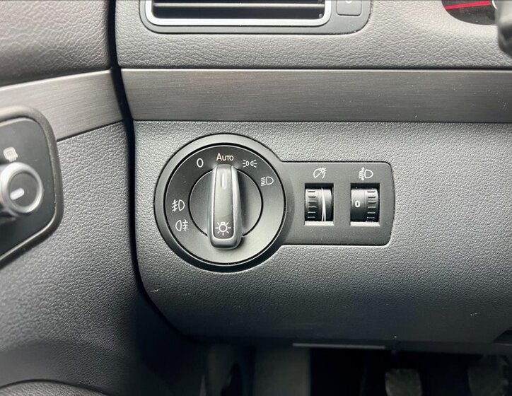 Volkswagen Touran MPV 1,6 l 77 kw