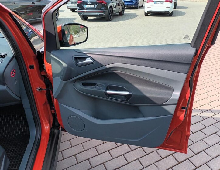 Ford Grand C-MAX MPV 2,0 l 103 kw