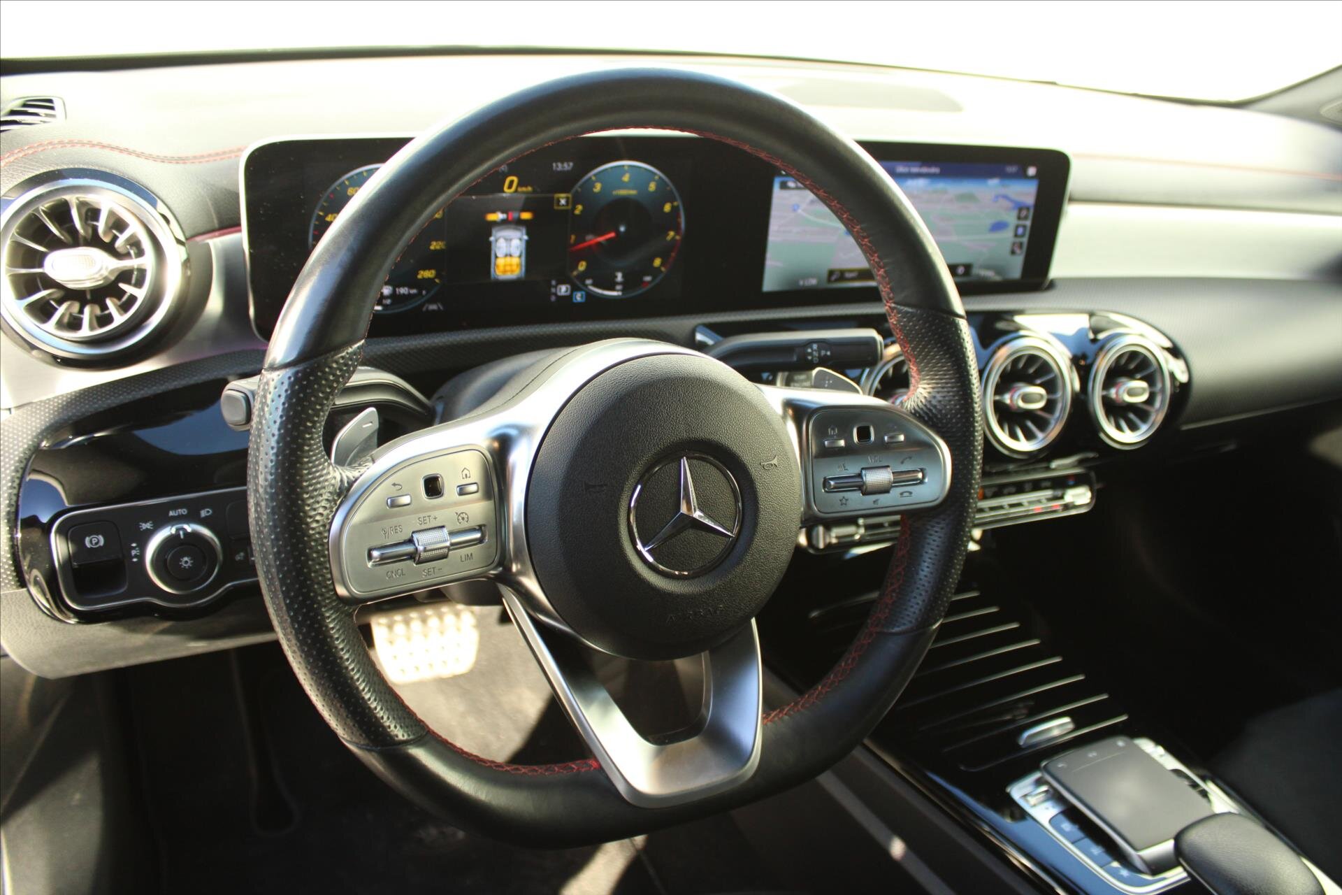 Mercedes-Benz CLA Sedan 2,0 l 140 kw