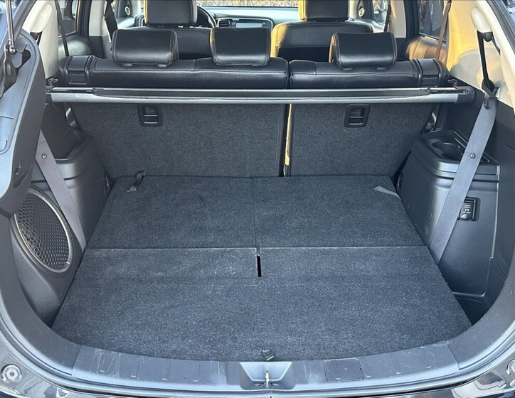 Mitsubishi Outlander SUV / Terénní 2,3 l 110 kw