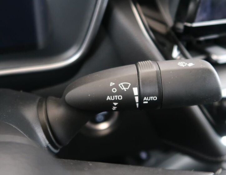 Toyota Corolla Sedan / Limuzína 1,8 l 72 kw