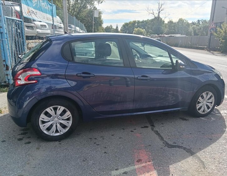 Peugeot 208 Hatchback 1,6 l 68 kw