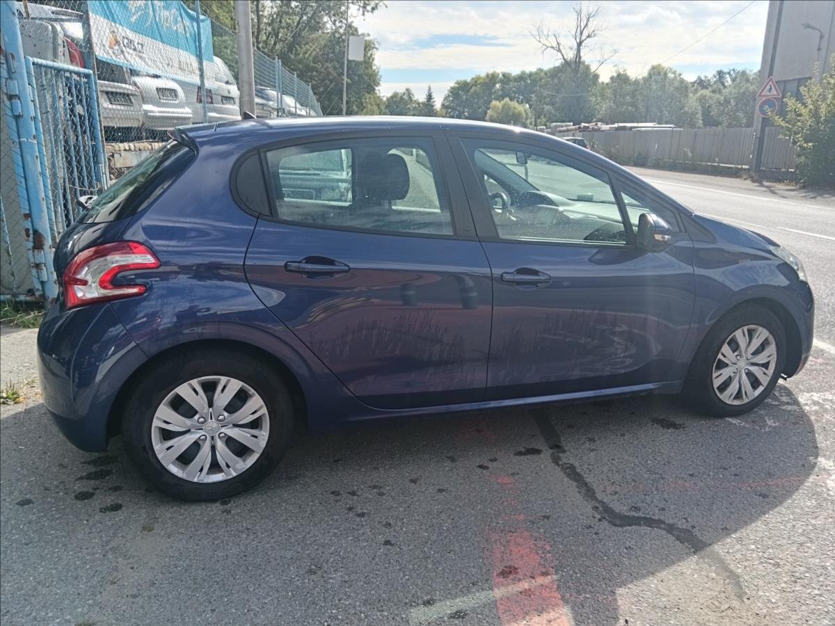 Peugeot 208 Hatchback 1,6 l 68 kw