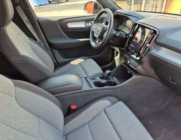 Volvo XC40 SUV 2,0 l 120 kw