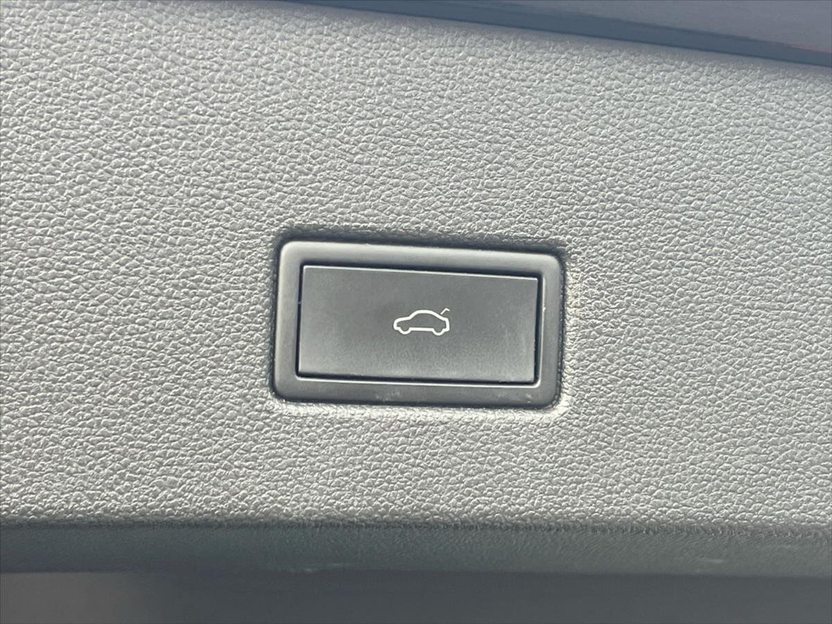 Volkswagen T-Roc SUV 1,5 l 110 kw