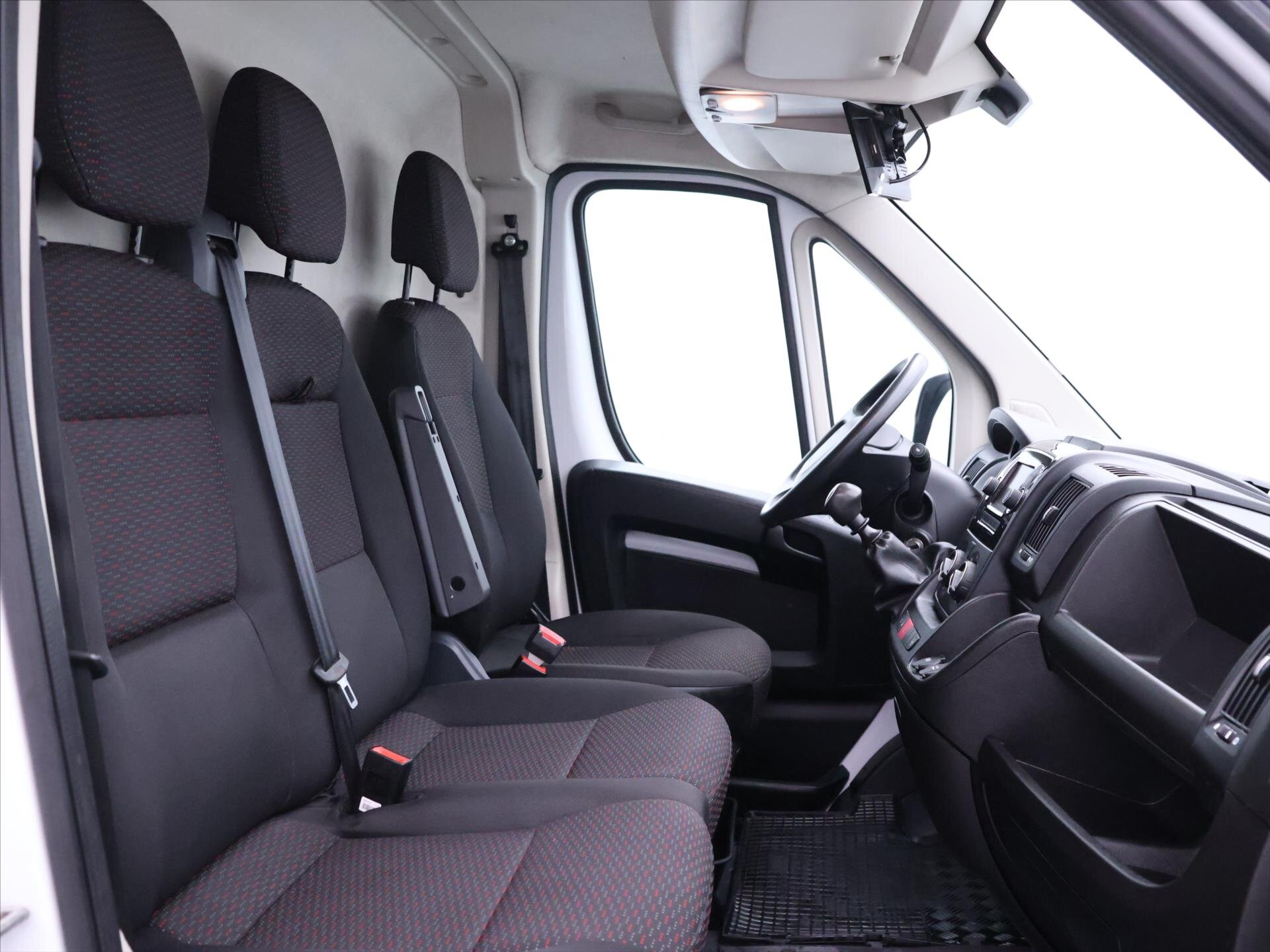 Peugeot Boxer Skříň 2,2 l 121 kw