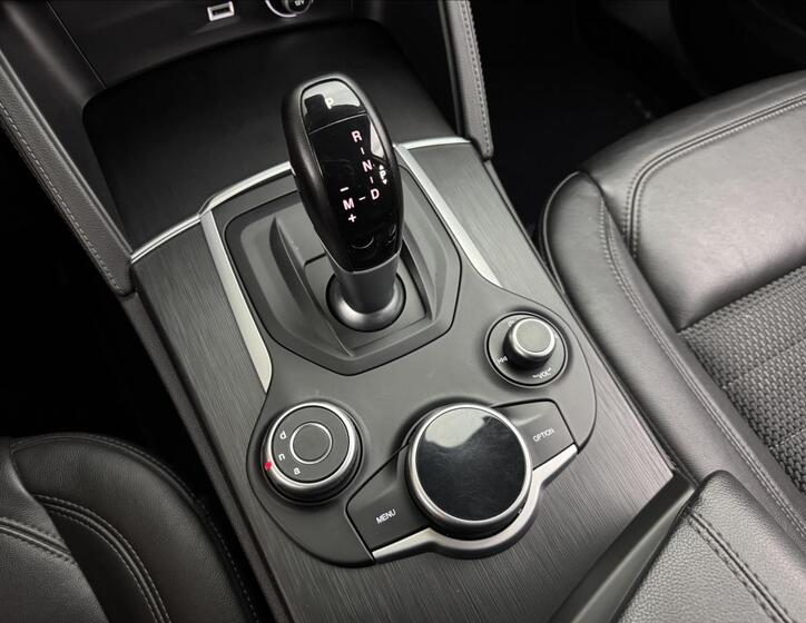 Alfa Romeo Stelvio 27