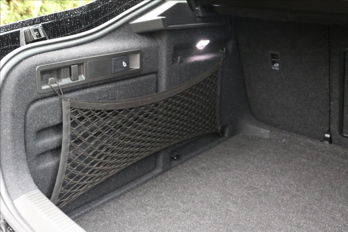 Škoda Superb Sedan / Limuzína 2,0 l 140 kw