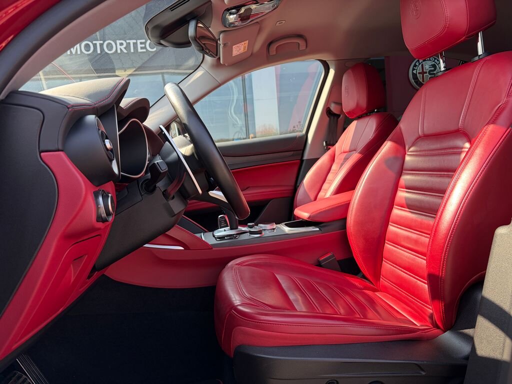 Alfa Romeo Stelvio SUV / Terénní 2,0 l 206 kw