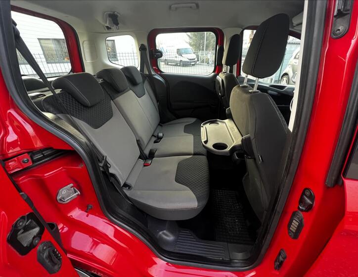 Ford Tourneo Courier 18