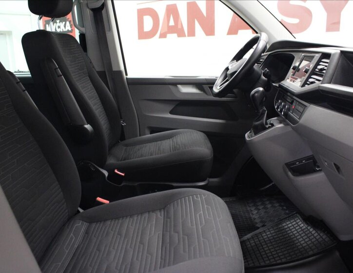 Volkswagen Caravelle Kombi 2,0 l 110 kw