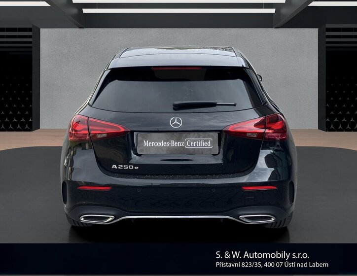 Mercedes-Benz Třídy A Hatchback 1,3 l 120 kw