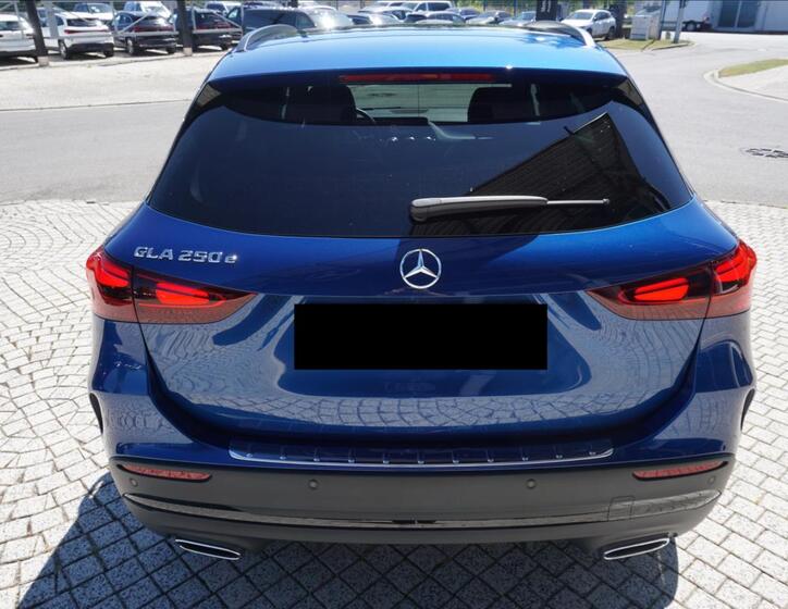 Mercedes-Benz GLA 5