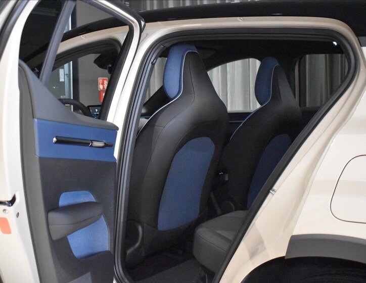 Volvo EX30 SUV / Terénní 0,0 315 kw